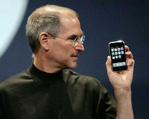 Apple iPhone 4 Unveiled At WWDC By Steve Jobs